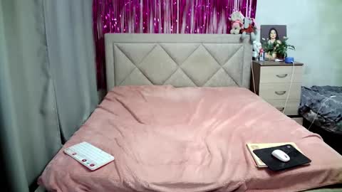 Snapshot of julietkalen chatting on March 2025 01:07:01 PM Julietkitty online show from March 2025 01:07:01 PM