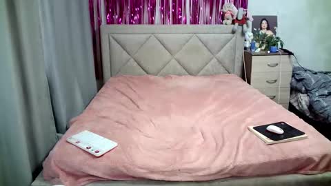 Snapshot of julietkalen chatting on March 2025 09:35:02 AM Julietkitty online show from March 2025 09:35:02 AM