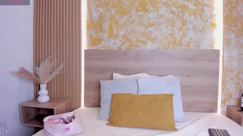 Snapshot of julietta_pink chatting on February 2026 11:39:01 AM Julieta online show from February 2026 11:39:01 AM