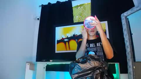 jullian online show from March 2026 08:02:01 PM