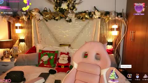 jullianapriv_ online show from November 2025 01:58:01 PM