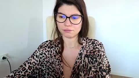 Jully online show from February 2025 01:06:01 PM