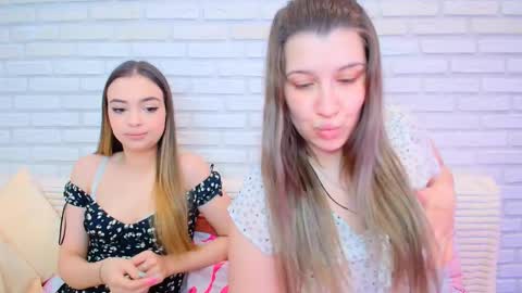 Snapshot of jullymood chatting on February 2026 07:31:02 AM DoubleCherry online show from February 2026 07:31:02 AM