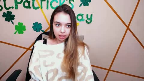 Snapshot of jullymood chatting on March 2026 06:49:01 AM DoubleCherry online show from March 2026 06:49:01 AM