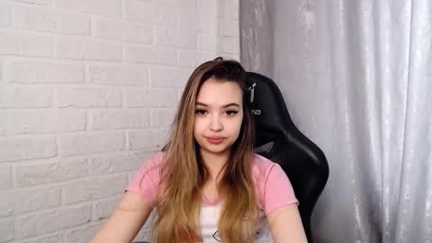 Snapshot of jullymood chatting on March 2026 09:36:02 AM DoubleCherry online show from March 2026 09:36:02 AM