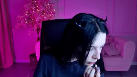 Juls online show from October 2025 09:32:01 AM