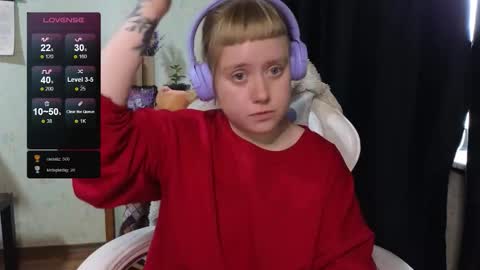 Snapshot of june_shy0 chatting on October 2025 08:13:01 AM June online show from October 2025 08:13:01 AM