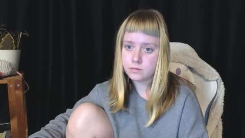 Snapshot of june_shy0 chatting on November 2025 07:52:02 AM June online show from November 2025 07:52:02 AM