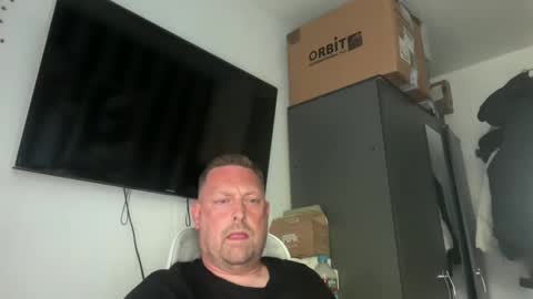 Snapshot of junky345 chatting on April 2026 05:46:02 PM Junky online show from April 2026 05:46:02 PM