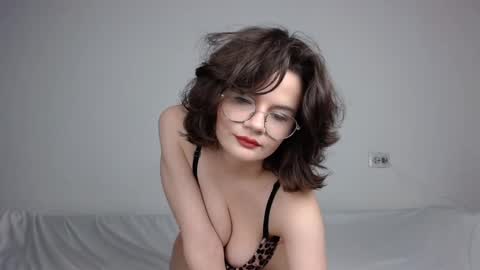 JunneWers online show from February 2025 04:42:02 PM