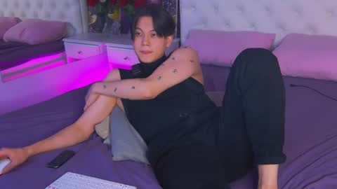 Snapshot of just_gay_ chatting on March 2025 01:35:02 AM just_gay_ online show from March 2025 01:35:02 AM