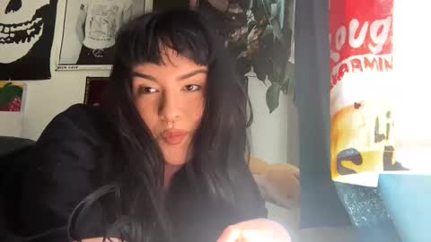 Snapshot of justalittlewetnow chatting on December 2024 08:25:02 PM justalittlewetnow online show from December 2024 08:25:02 PM