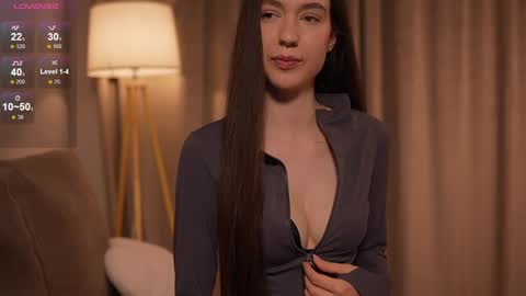 Snapshot of justbarbie_new_ chatting on February 2025 09:15:02 PM Katarina online show from February 2025 09:15:02 PM