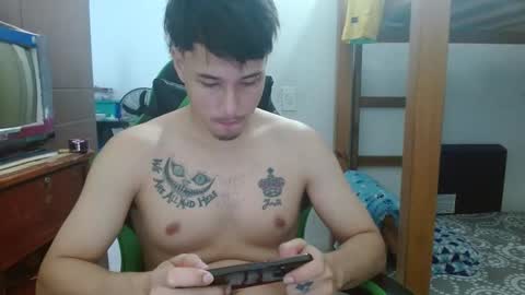 justin_taylor02 online show from October 2025 02:05:01 PM