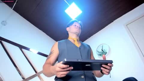 Justin  online show from March 2026 07:52:01 PM