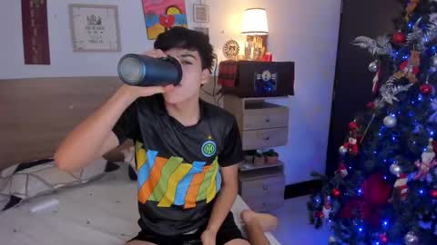 Justin online show from December 2025 12:44:02 PM