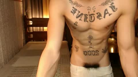 Snapshot of justine_hunk chatting on March 2025 05:18:02 AM justine_hunk online show from March 2025 05:18:02 AM