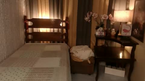 Snapshot of justine_hunk chatting on November 2025 02:22:02 AM justine_hunk online show from November 2025 02:22:02 AM