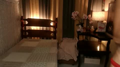 Snapshot of justine_hunk chatting on December 2025 04:29:02 AM justine_hunk online show from December 2025 04:29:02 AM