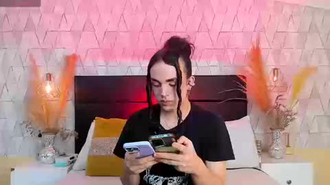 Justine online show from March 2026 04:28:02 AM