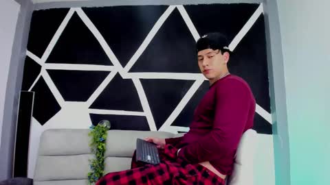 justinfuller_31 online show from November 2025 05:25:02 PM