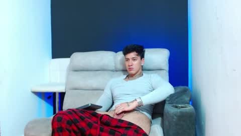 justinfuller_31 online show from April 2026 08:57:01 PM