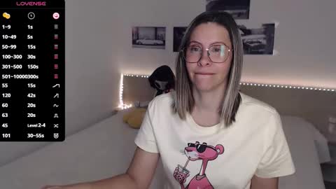 Julie online show from October 2025 05:02:02 AM