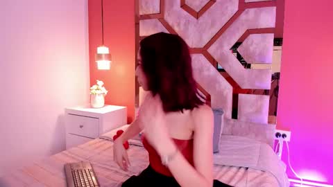 Mia online show from February 2026 04:29:01 AM