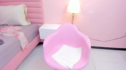 Kyelie online show from October 2025 08:09:02 PM