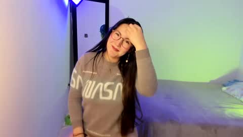 ChloeIndependient model online show from December 2024 01:05:02 PM