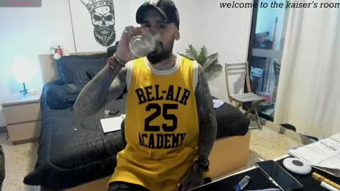 Snapshot of kaiser679 chatting on February 2025 03:01:02 AM kaiser679 online show from February 2025 03:01:02 AM