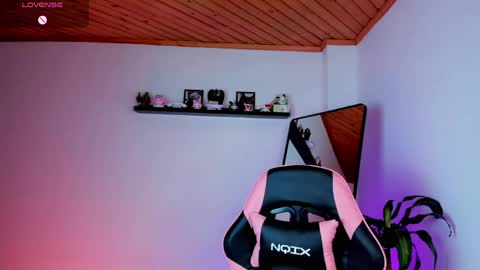 Snapshot of kali_ka chatting on May 2026 08:37:01 PM Kali Ka Please help me with your thumbs up its important dont forget my birthday on October 26 online show from May 2026 08:37:01 PM