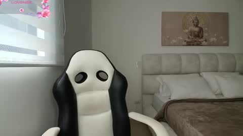 Zoe online show from September 2025 03:59:01 PM