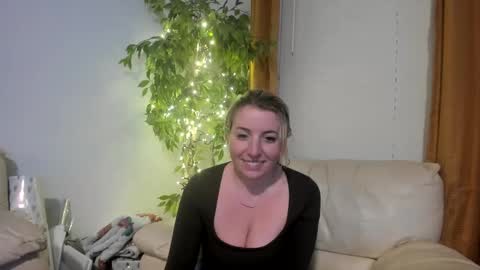 Snapshot of kaliii_jones chatting on February 2025 04:27:01 AM Kaliii jones online show from February 2025 04:27:01 AM