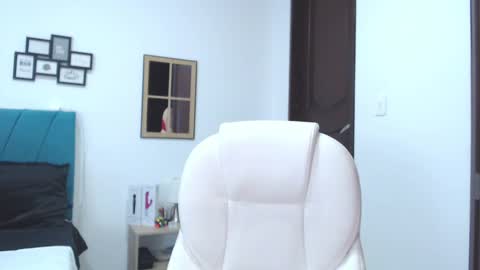 Kamilalopez online show from January 2025 10:49:02 PM