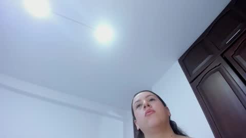 Kamilalopez online show from September 2025 08:14:01 PM