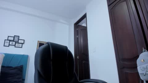 Kamilalopez online show from October 2025 08:32:02 PM