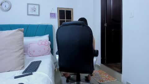 Snapshot of kam_lopez chatting on April 2026 08:28:02 PM Kamilalopez online show from April 2026 08:28:02 PM