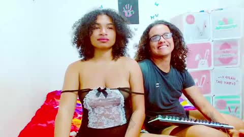 Dante and Carolina independient model online show from February 2025 03:00:02 AM