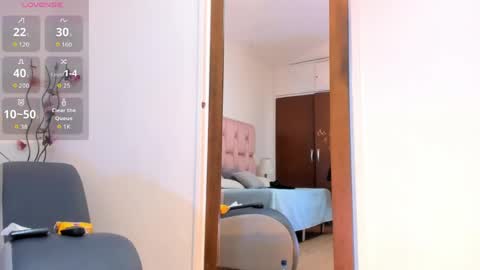 Snapshot of kamila_arias chatting on April 2026 01:05:02 PM online show from April 2026 01:05:02 PM