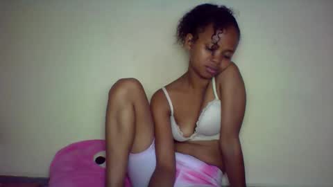 kamillah69 online show from February 2026 01:40:01 PM