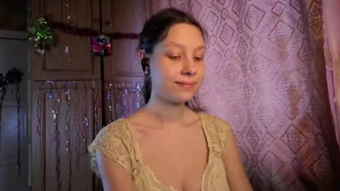 Mari  Simmons online show from December 2025 09:05:01 AM