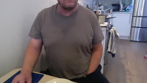 Cam with Me Vixens DM me online show from April 2026 02:00:02 PM