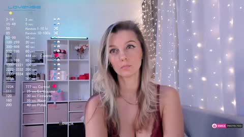 Julia online show from January 2025 09:04:01 PM