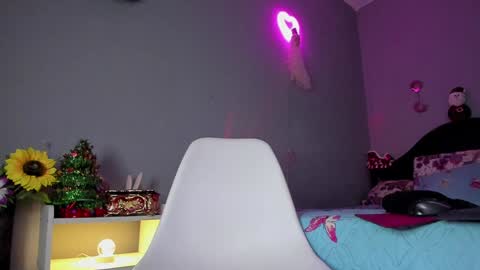 Karen online show from December 2024 04:00:01 AM