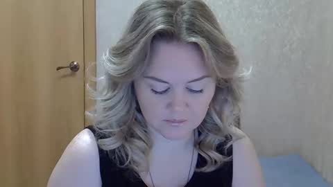 Snapshot of karennelsonx chatting on November 2025 10:24:01 AM karennelsonx online show from November 2025 10:24:01 AM