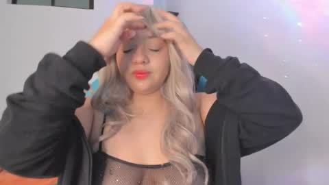 Snapshot of kariina_wong chatting on May 2026 03:23:01 AM kariina_wong online show from May 2026 03:23:01 AM
