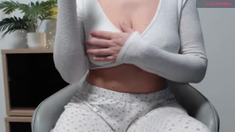 Snapshot of karin_lover chatting on February 2025 08:33:02 PM You can call me K  online show from February 2025 08:33:02 PM