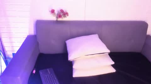 Snapshot of karina_gomez_18 chatting on November 2025 11:32:02 AM Kari online show from November 2025 11:32:02 AM