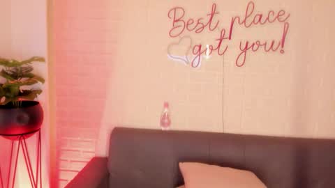 Snapshot of karina_gomez_18 chatting on November 2025 11:25:01 AM Kari online show from November 2025 11:25:01 AM